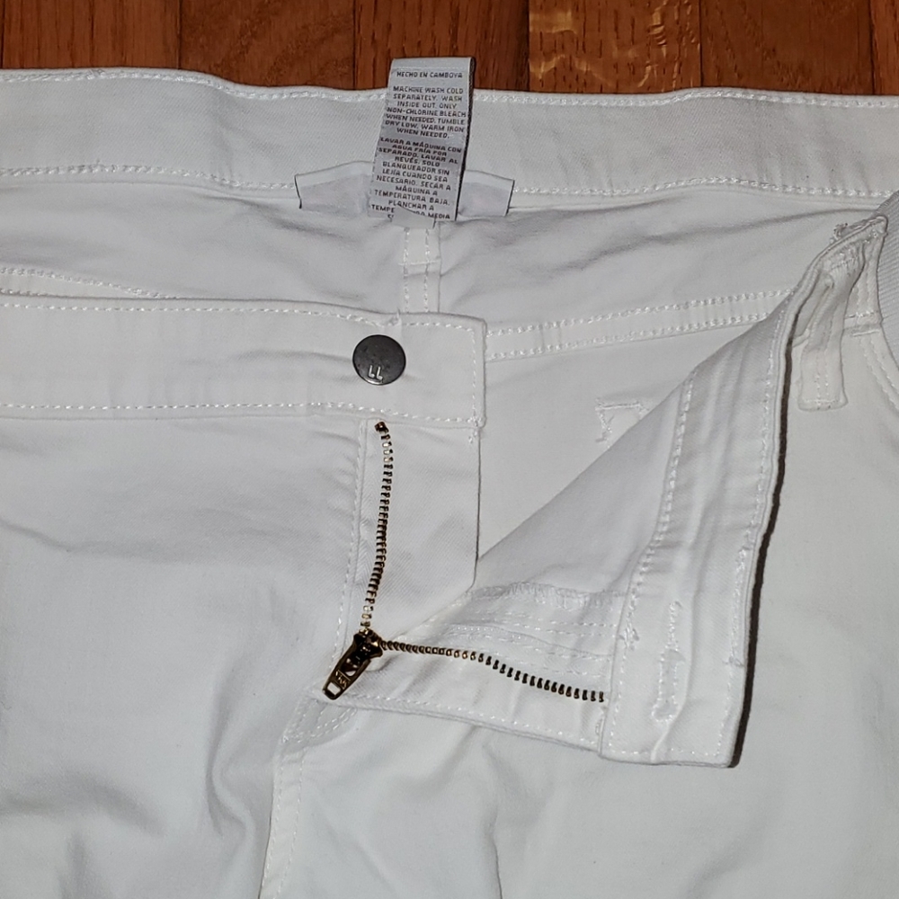 Liz lange Women's maternity white shorts - Picture 2 of 5
